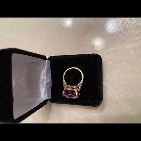 14 kt yellow gold amethyst stone. In great like new condition. - Picture 6 of 14
